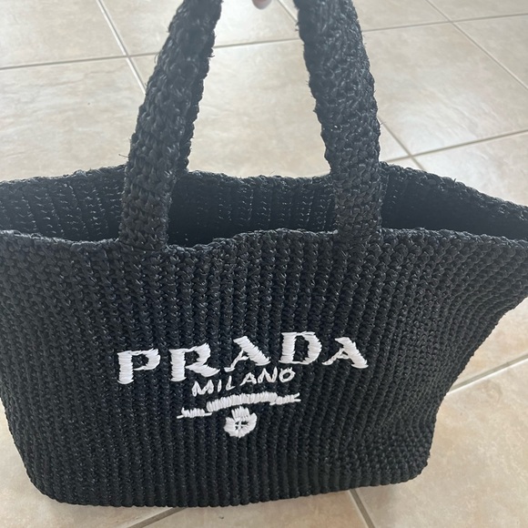 Beautiful, barely worn Prada Crochet Tote Bag - Picture 2 of 4